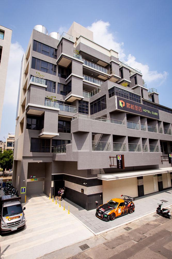 Hotel Cube Taichung Exterior foto