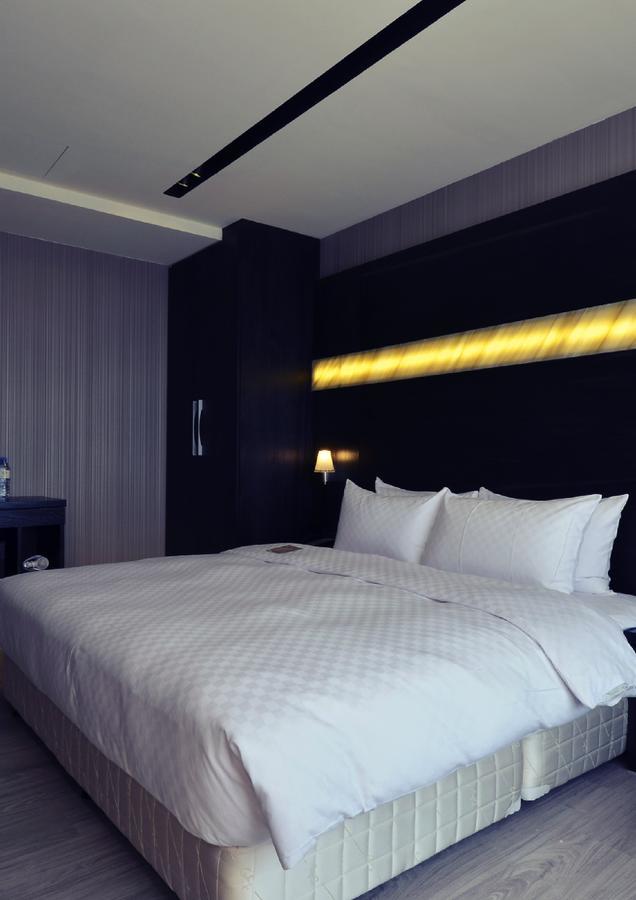 Hotel Cube Taichung Exterior foto